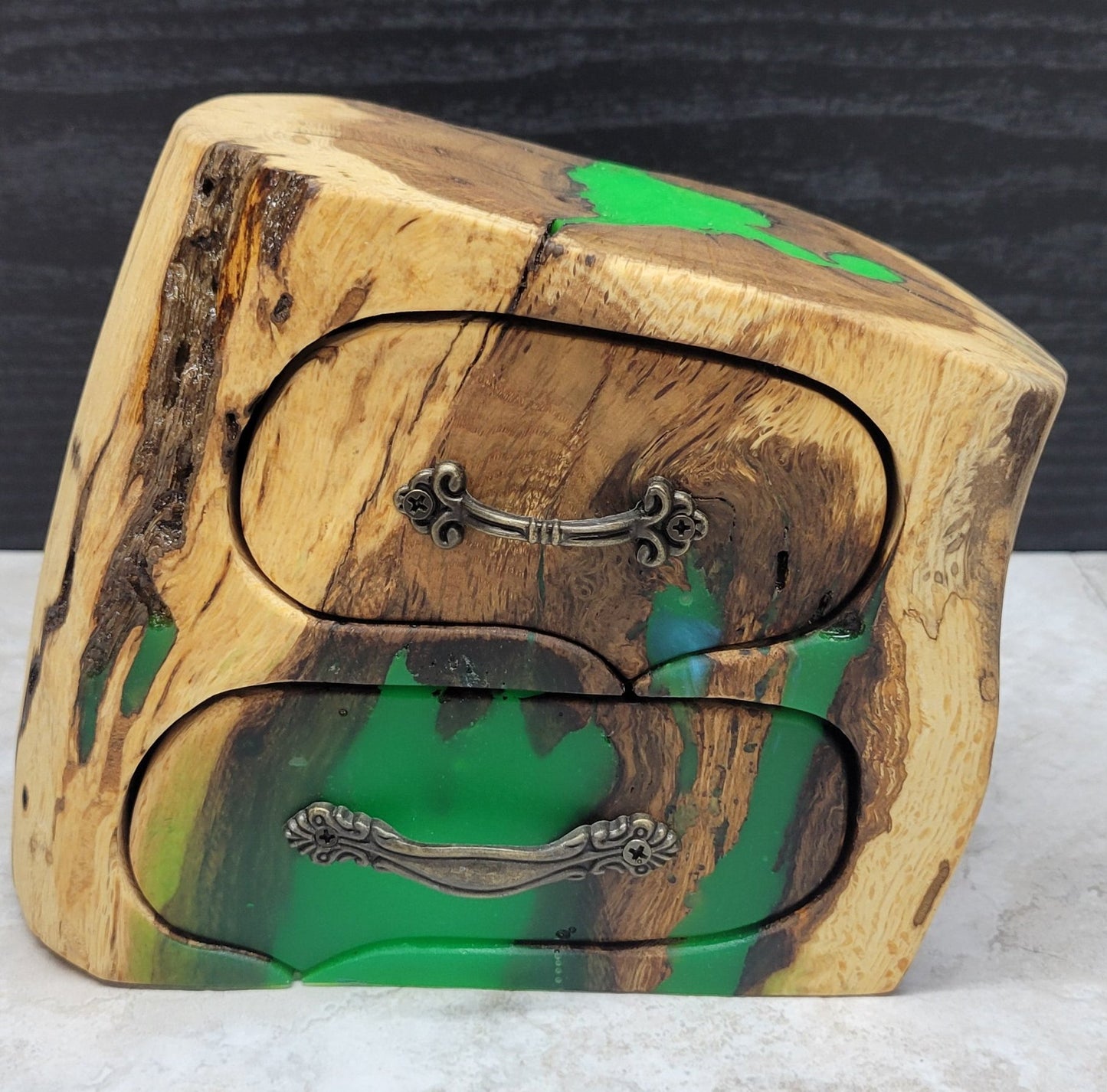 Oak wood Green Resin Box