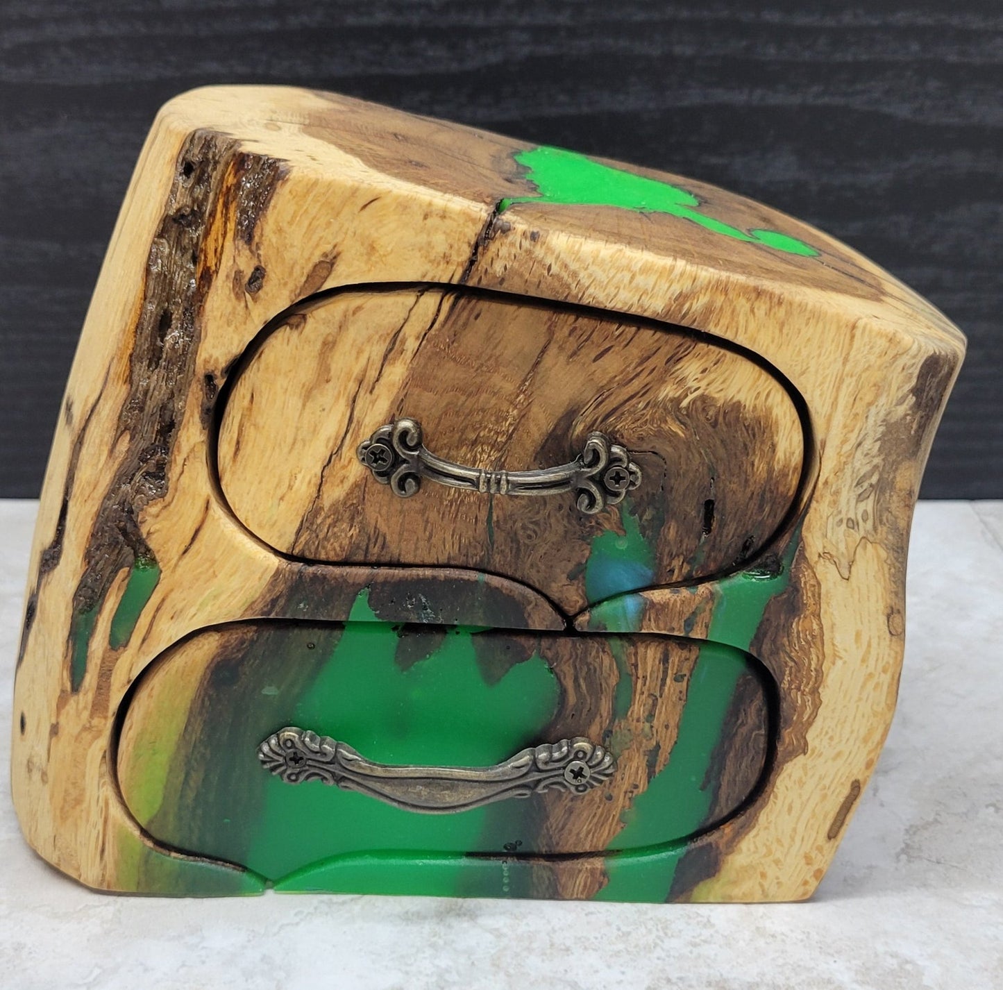 Oak wood Green Resin Box